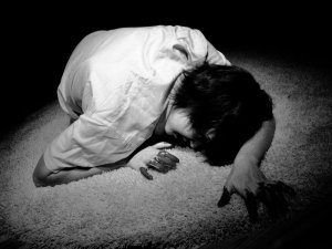 Pain and the comfort of the fetal position (runioredmane.deviantart.com)